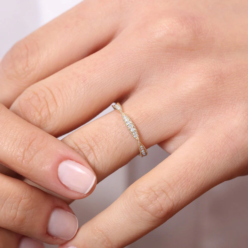 14K Gold Art Deco Graduating Diamond Full Eternity Ring - Image 3