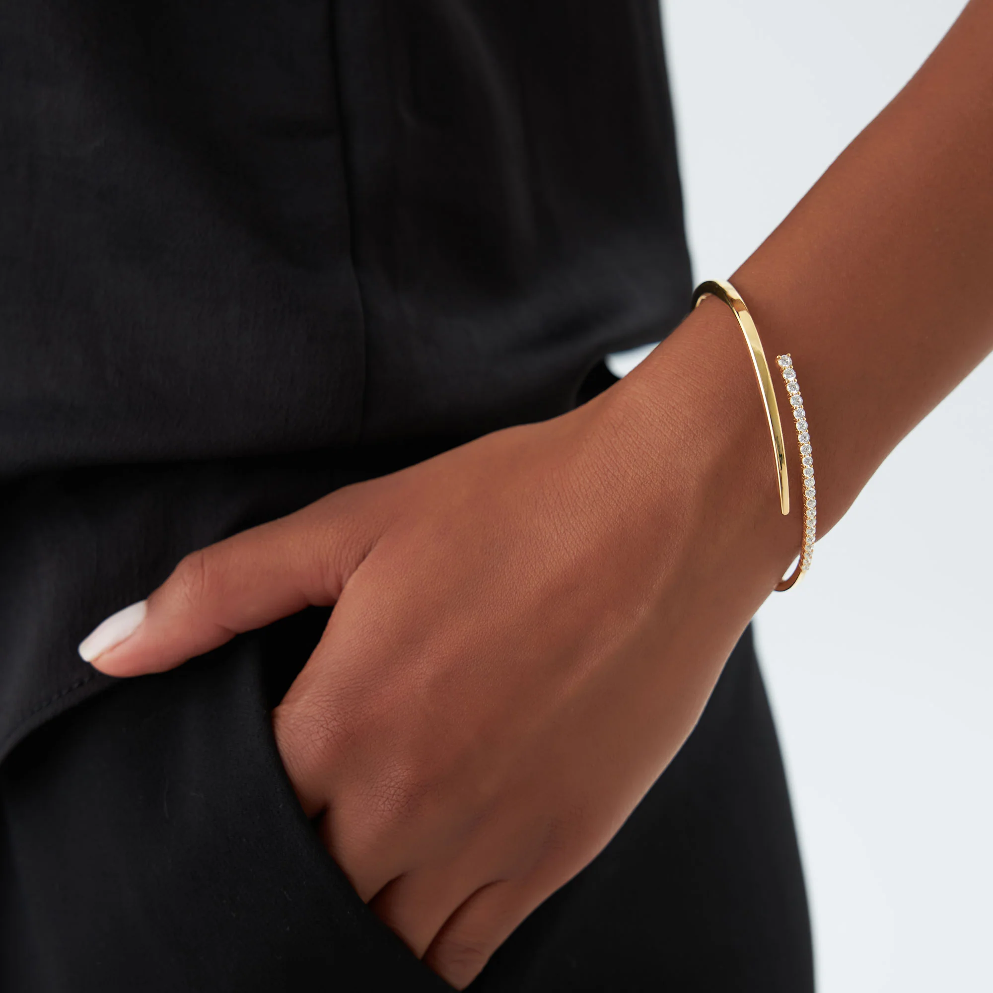 14K Cross Over Graduating Diamond Bangle - Image 5