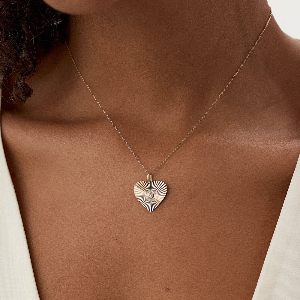 14K Diamond-Cut Heart Shape Disc Ray Pendant - Image 3