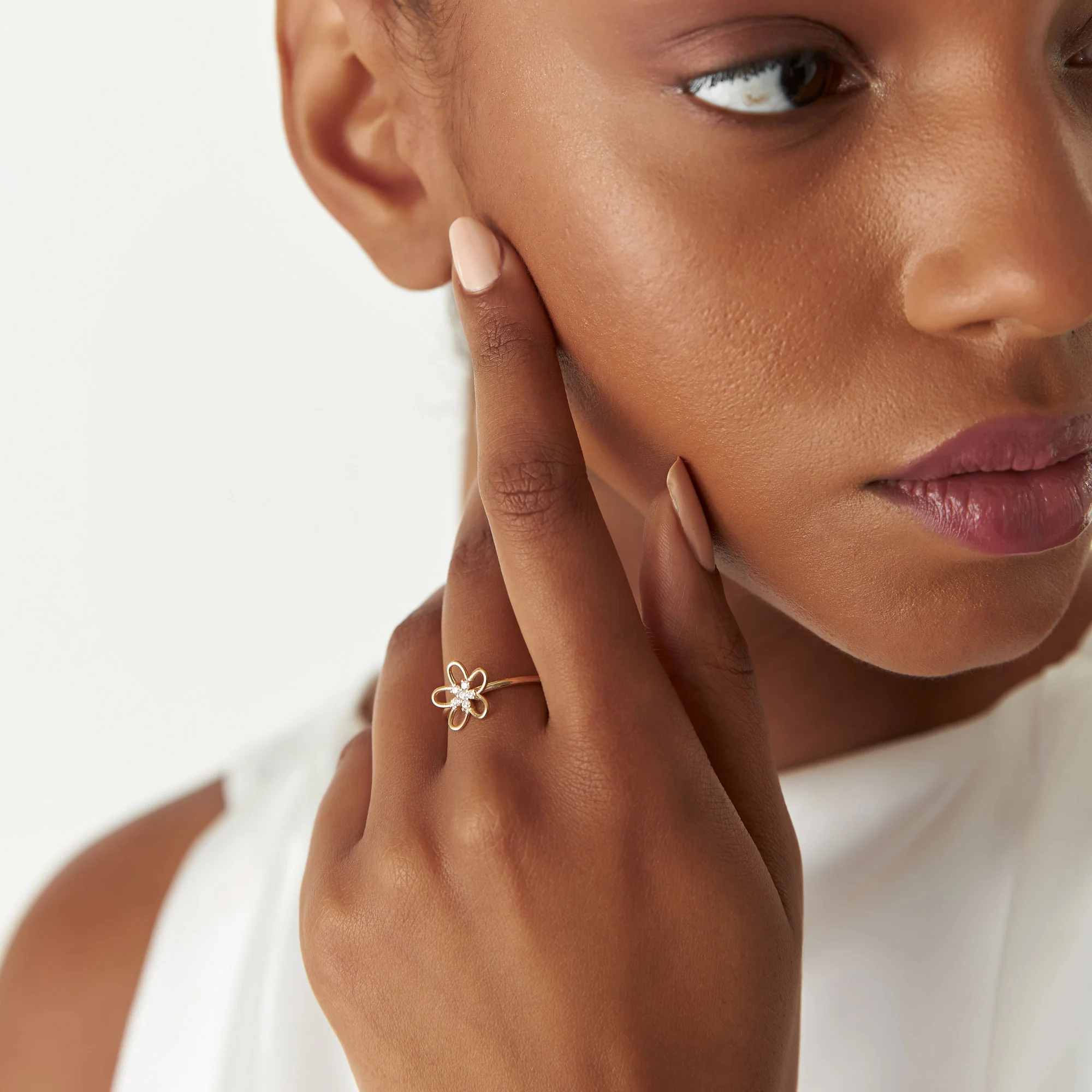 14k Diamond Flower Ring - Image 3