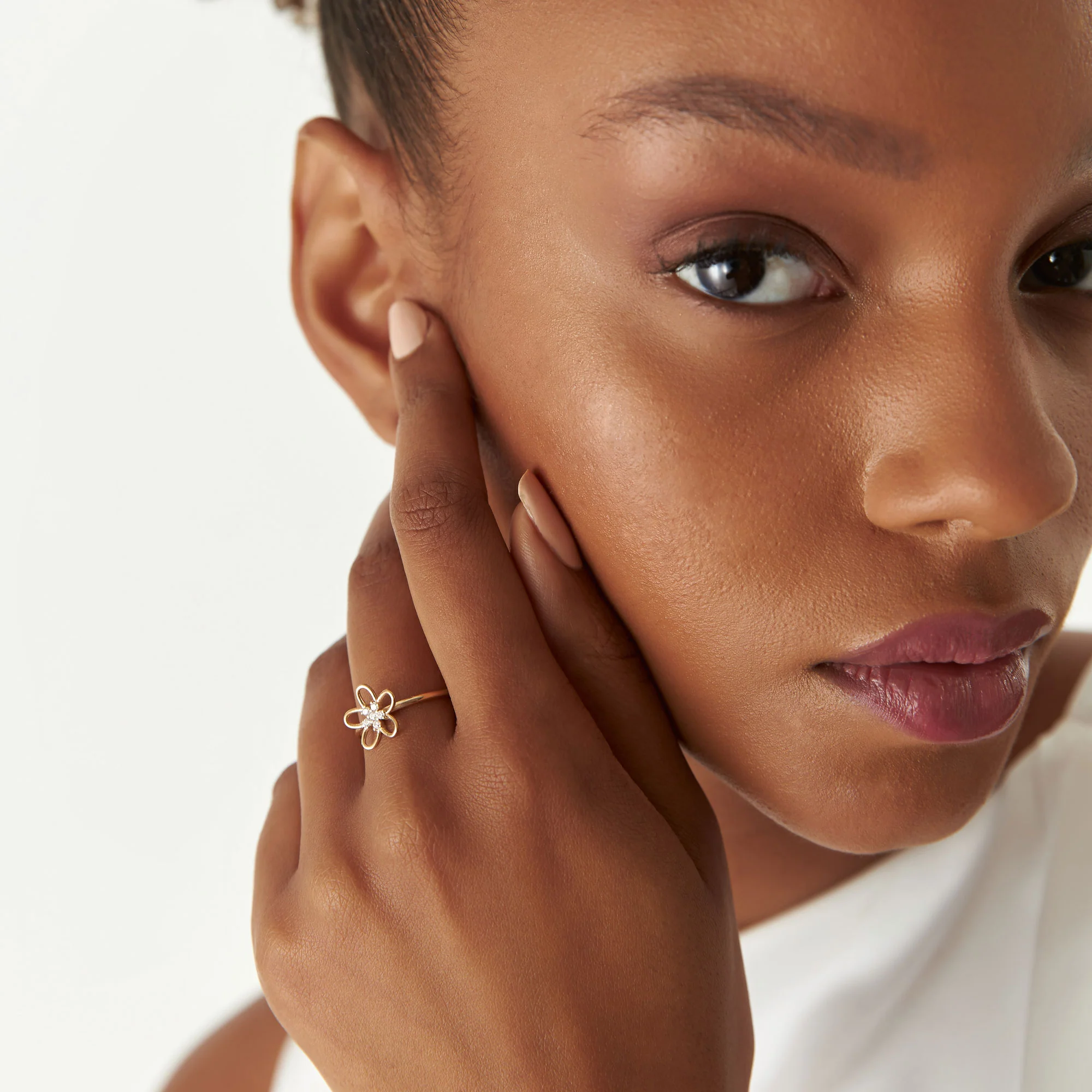 14k Diamond Flower Ring - Image 4
