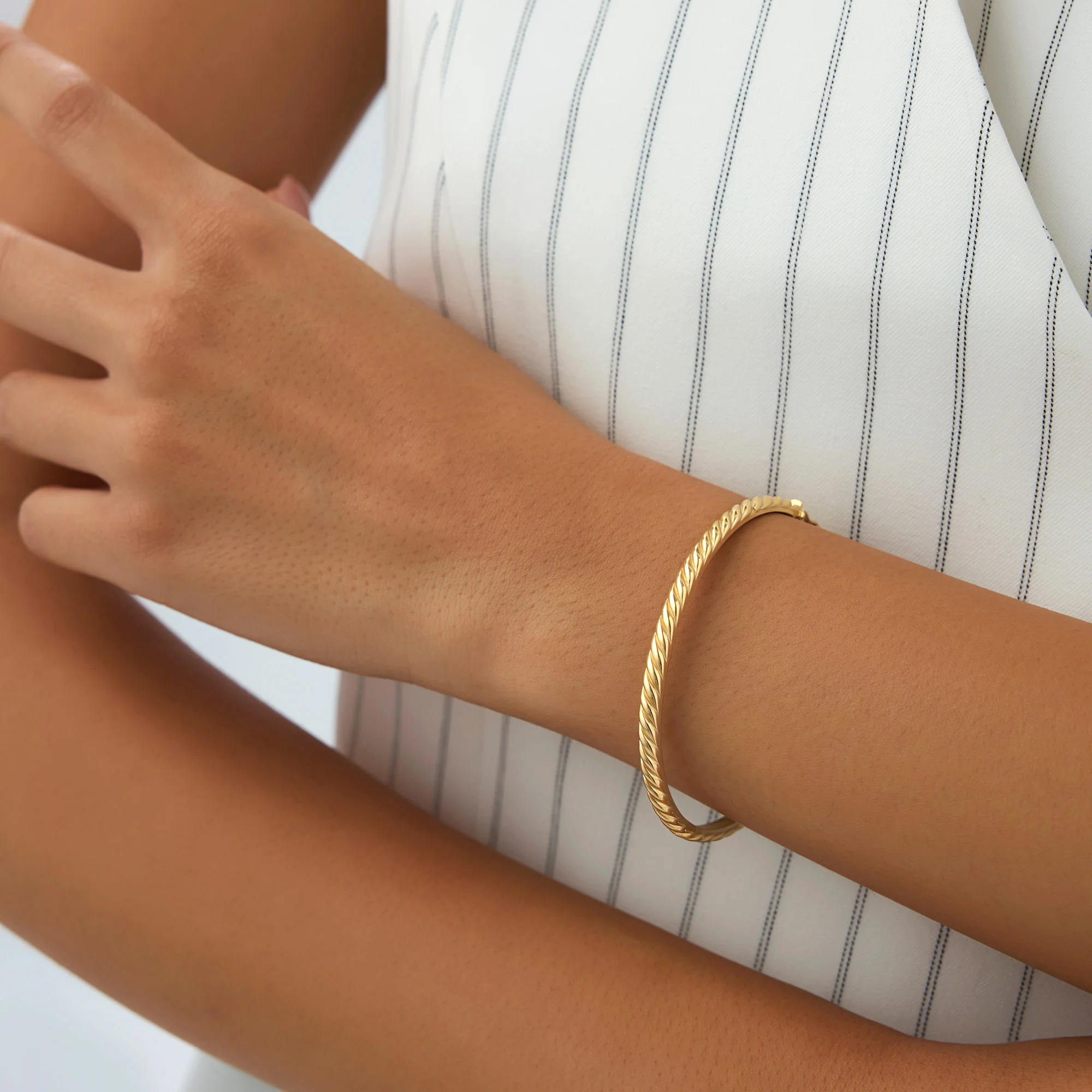 14K Twist Rope Dainty Cable Bangle - Image 3