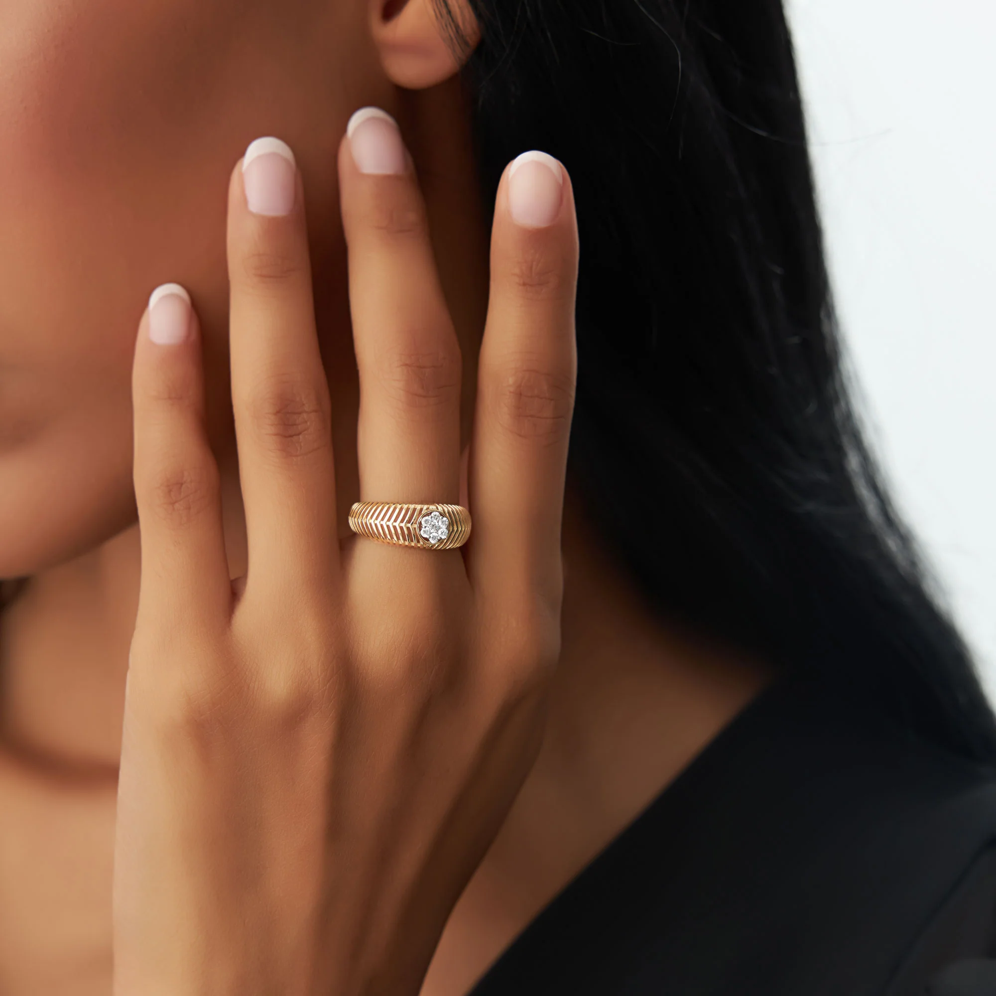 14k Unique Ribbed Illusion Setting Diamond Ring - Image 4