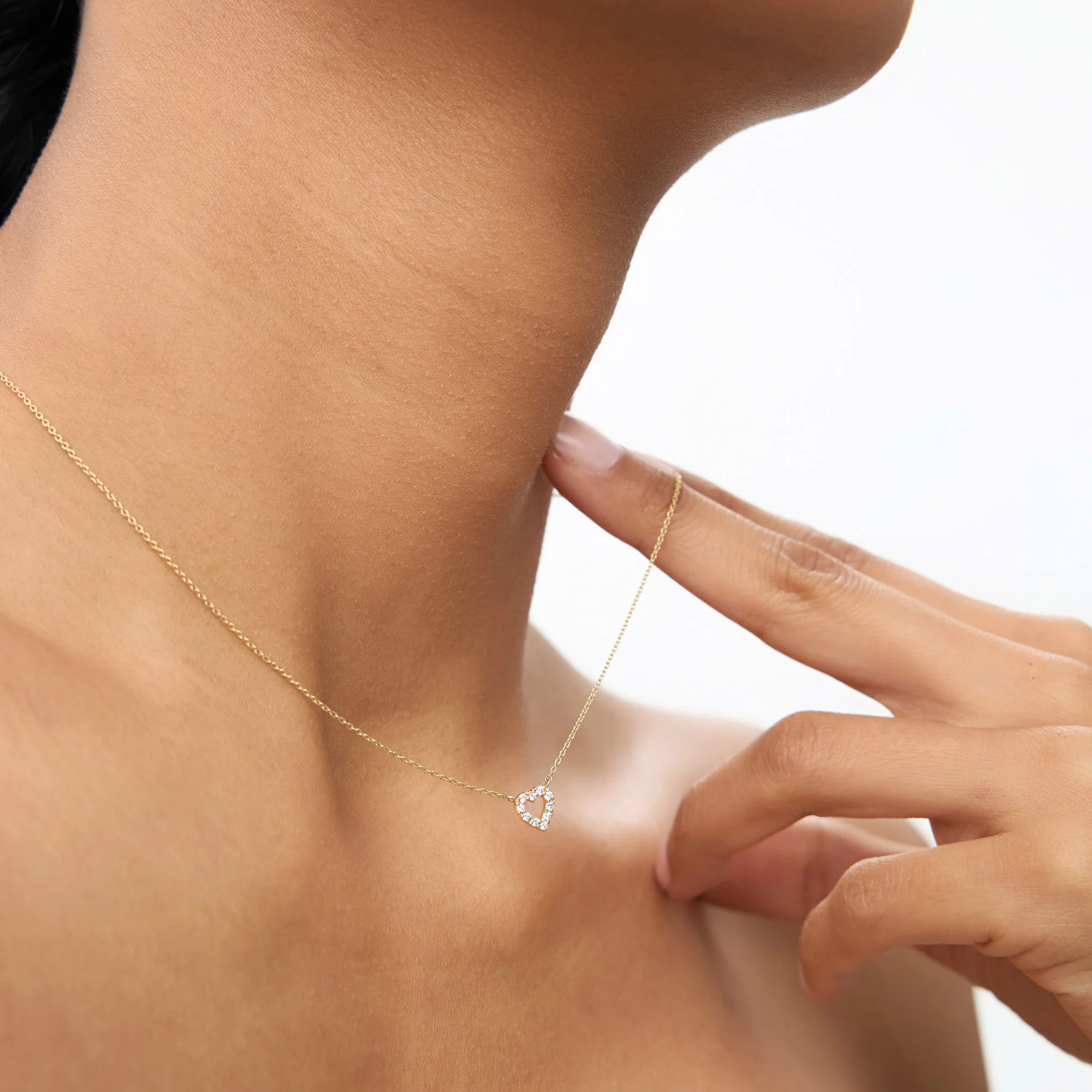 14K Gold Tiny Diamond Heart Necklace - Image 3